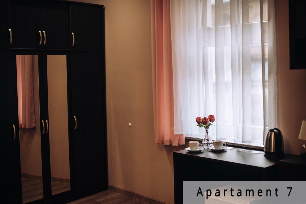 Appartement Willa Przy Czarnej Bramie à Kłodzko Extérieur photo